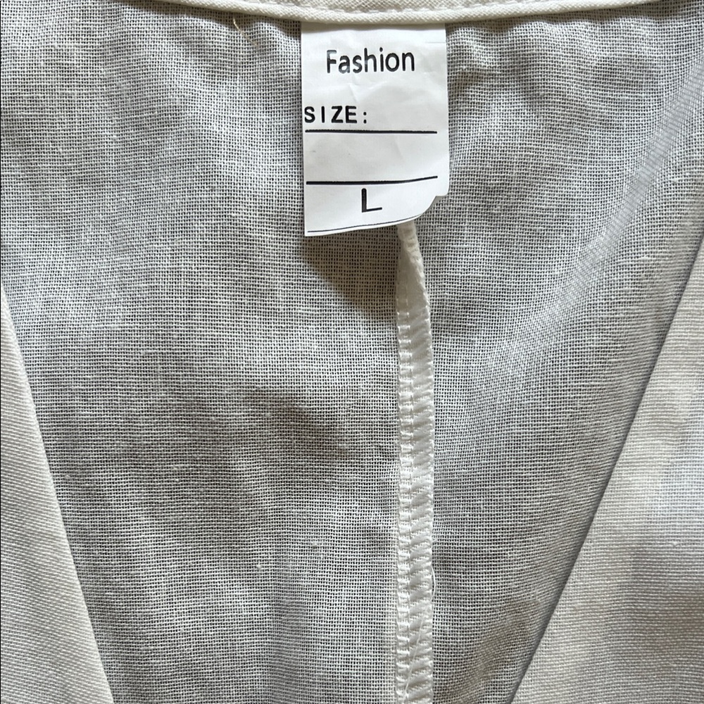 White Linen Vest with Wooden Buttons - Picture 3 of 3